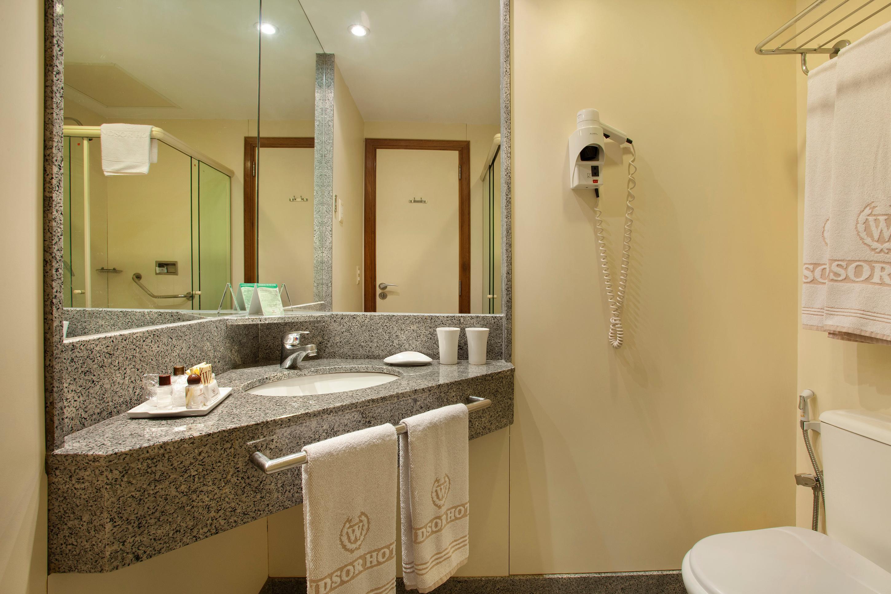 Windsor Asturias Hotel 3*