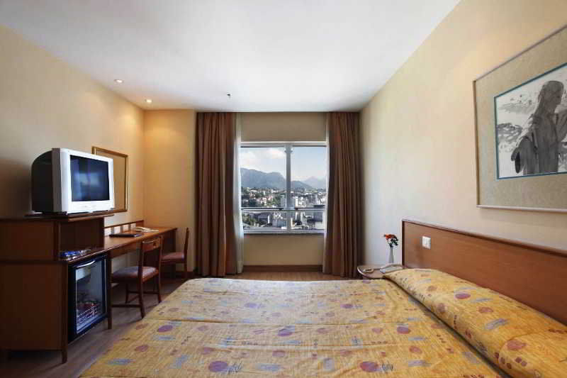 Windsor Asturias Hotel